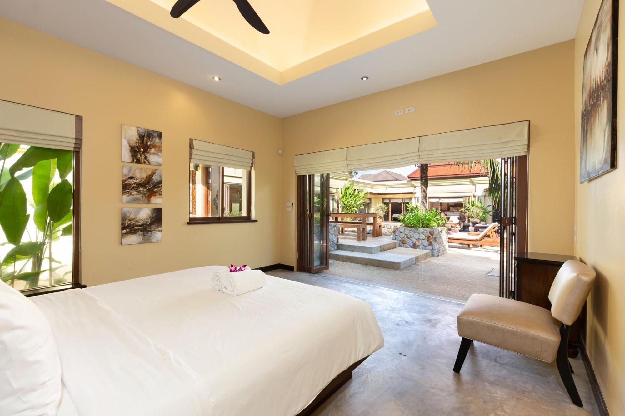 Extraordinary Courtyard 6Br Pool Villa Sri Suri, Naiharn Rawai Eksteriør billede